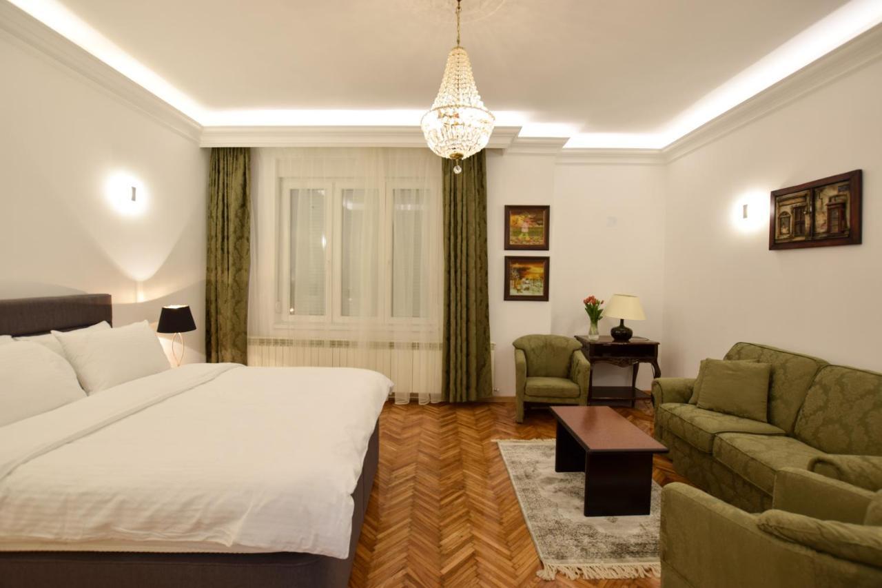 Crown - Your Comfortable Apartment